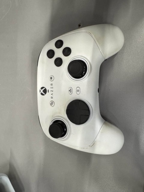 Pad Razer Wolverine V3 Tournament Edition do PC Xbox Przewodowy Biały