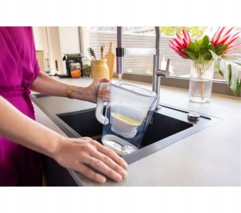 Dzbanek filtrujący wodę Karcher WFP 12 2,4L 2wkłady 1.024-771.0 Biały