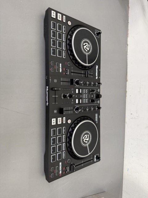 Numark Mixtrack Pro FX - kontroler Serato Dj