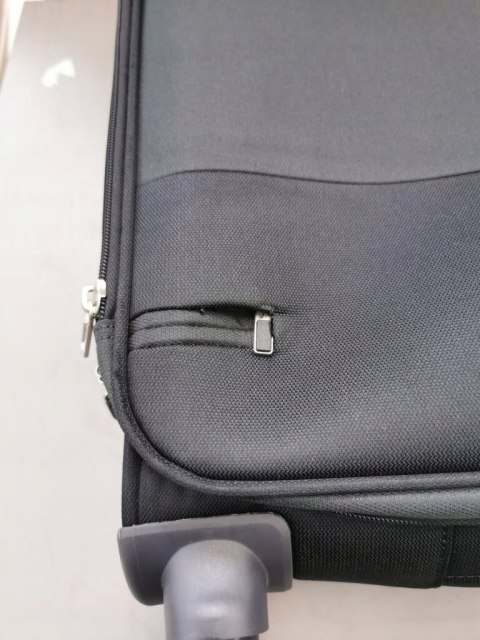 Samsonite walizka twarda średnia poliester Base Boost Spinner Exp. 68 l