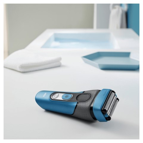 Golarka BRAUN Seria 3 CoolTec CT4s