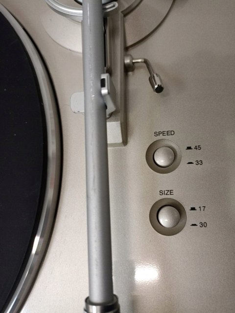 Gramofon Denon DP-300F srebrny