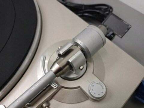 Gramofon Denon DP-300F srebrny