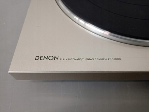 Gramofon Denon DP-300F srebrny