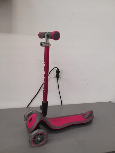 Hulajnoga trójkołowa Globber 444-410 Różowy