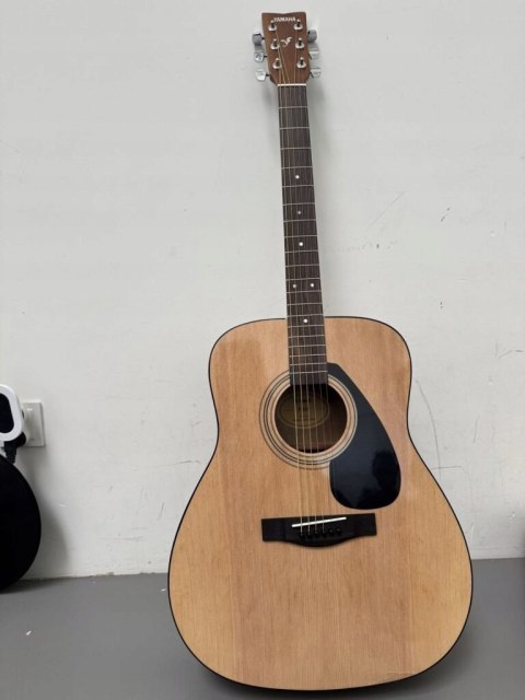 Gitara akustyczna Yamaha praworęczna Dreadnought, Western
