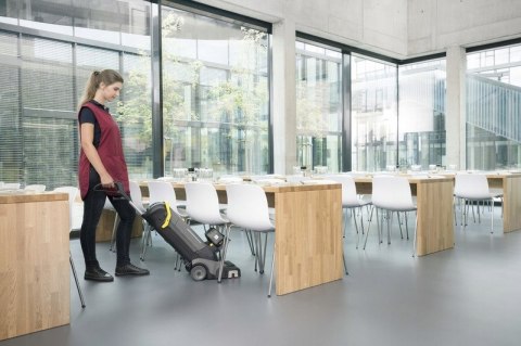 SZOROWARKA KOMPAKTOWA KARCHER BR 30/4 C Bp 1.783-234.0