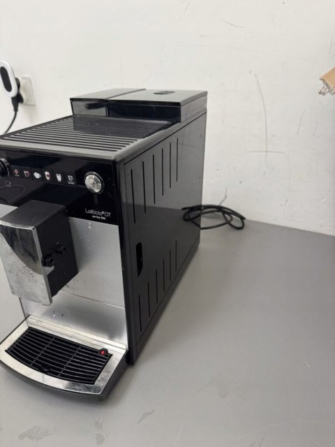 Automatyczny ekspres ciśnieniowy Melitta Latticia 1450 W czarny