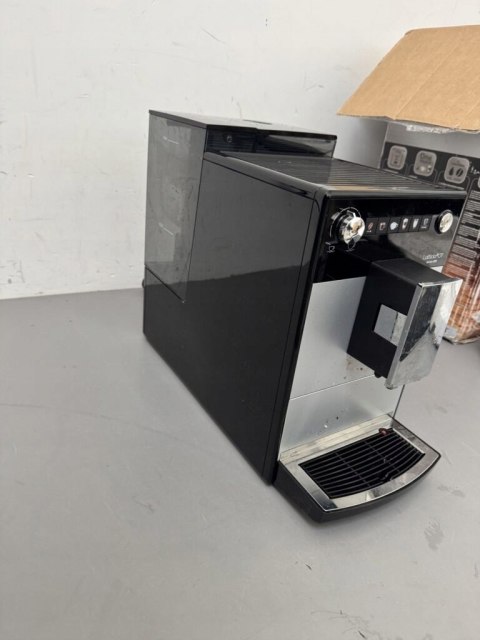 Automatyczny ekspres ciśnieniowy Melitta Latticia 1450 W czarny