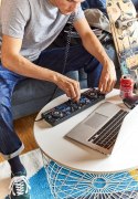 Kontroler DJ Hercules DJControl Starlight 2 kanały Serato USB Czarny