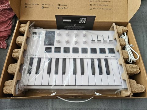 Arturia Minilab 3
