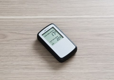 Airthings Corentium Home Detektor Radonu - 224 Bq/m Przenośny, lekki