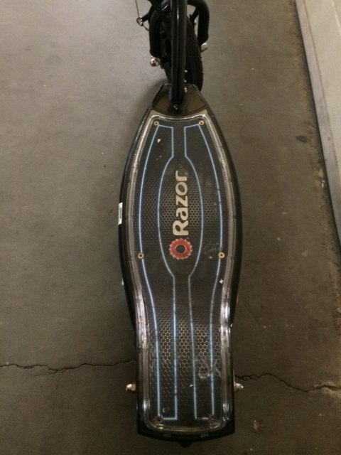 HULAJNOGA ELEKTRYCZNA RAZOR POWER CORE E100 GLOW!