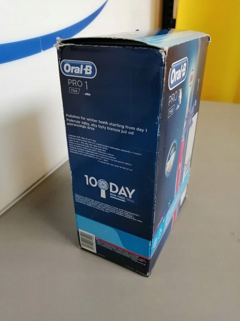 SZCZOTECZKA ELEKTRYCZNA ORAL-B PRO 1 750 OKAZJA!