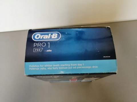 SZCZOTECZKA ELEKTRYCZNA ORAL-B PRO 1 750 OKAZJA!