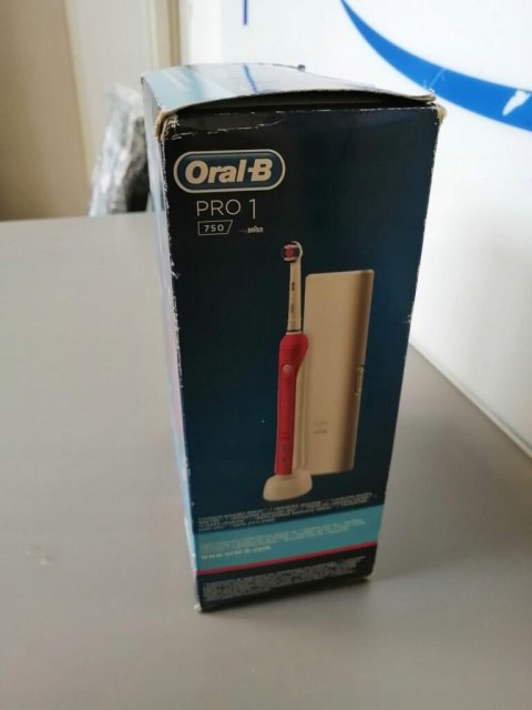 SZCZOTECZKA ELEKTRYCZNA ORAL-B PRO 1 750 OKAZJA!