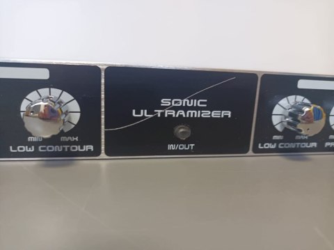 Procesor psychoakustyczny Behringer SU9920 HIT